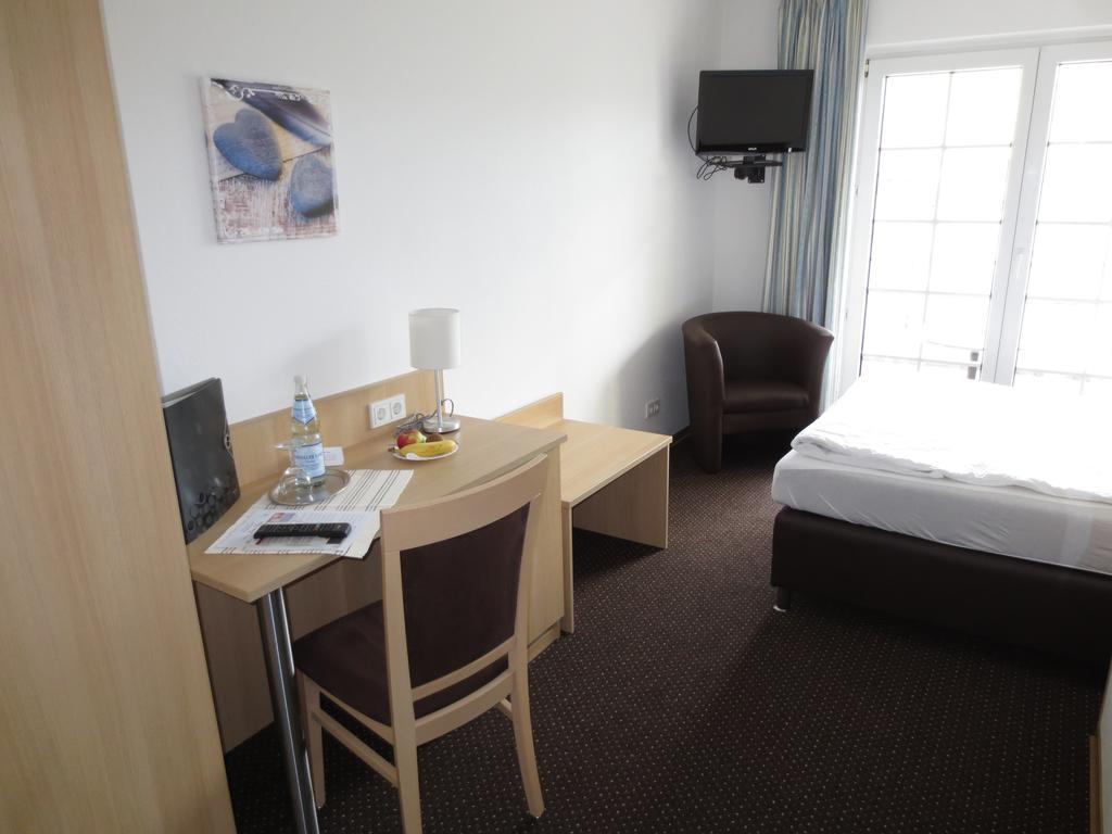 Wein & Gaestehaus Rosenlay Lieser Room photo